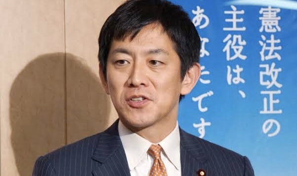 議員先生の驕り高ぶりと権力者への迎合的言説、あるいは「割れ鍋に綴じ蓋」